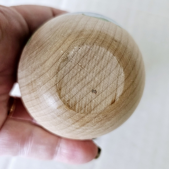 Wooden apple trinket box hand painted flower small decor lid - Picture 9 of 9